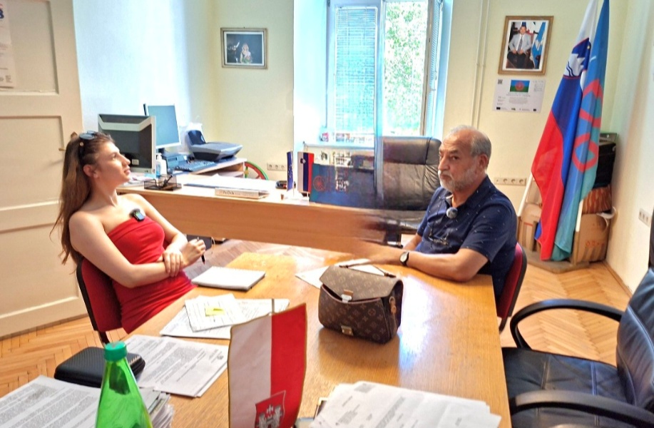 Obisk društva Anglunipe in predstavitev projekta Mostovi med generacijami